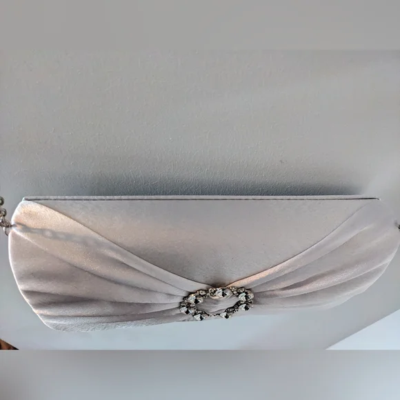 Bow silver/grey clutch with gems - NWOT - Picture 5 of 9